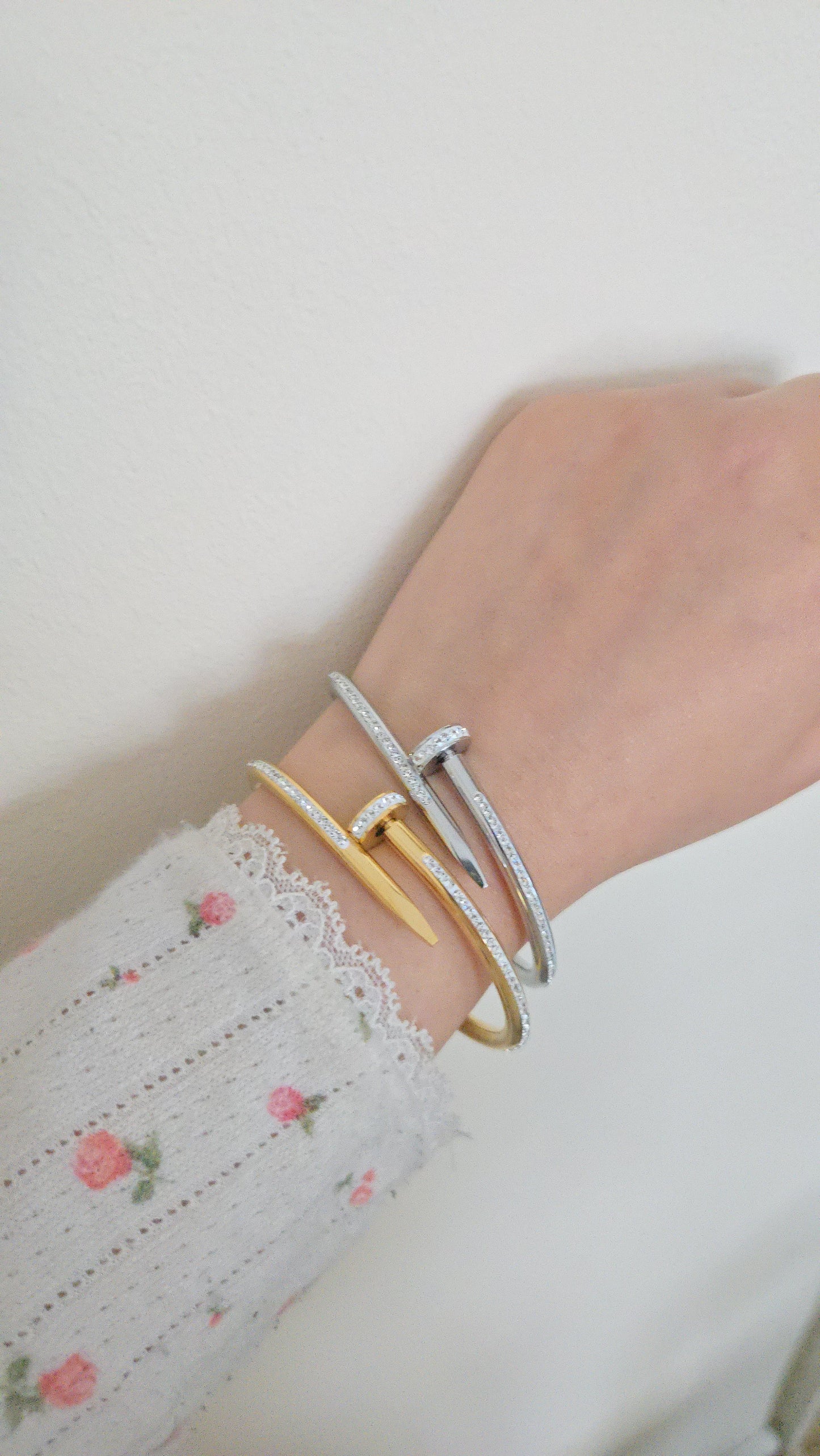 AMORE BANGLE