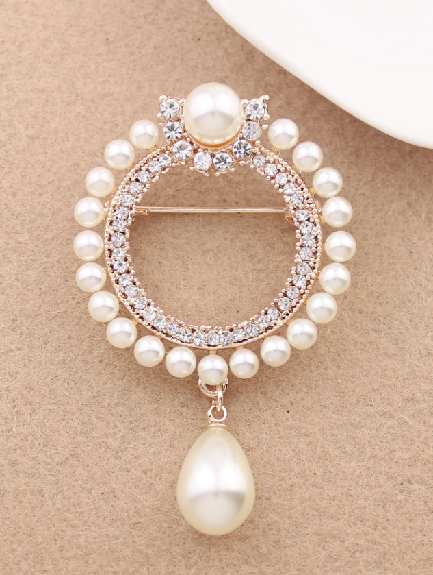 NYLA BROOCH