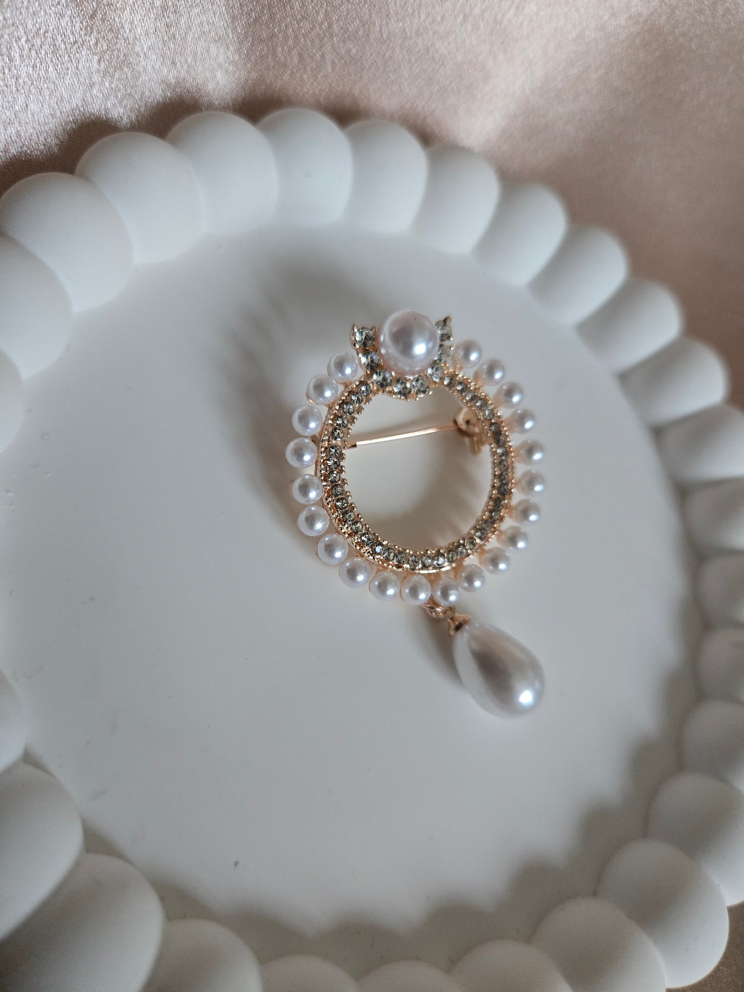 NYLA BROOCH
