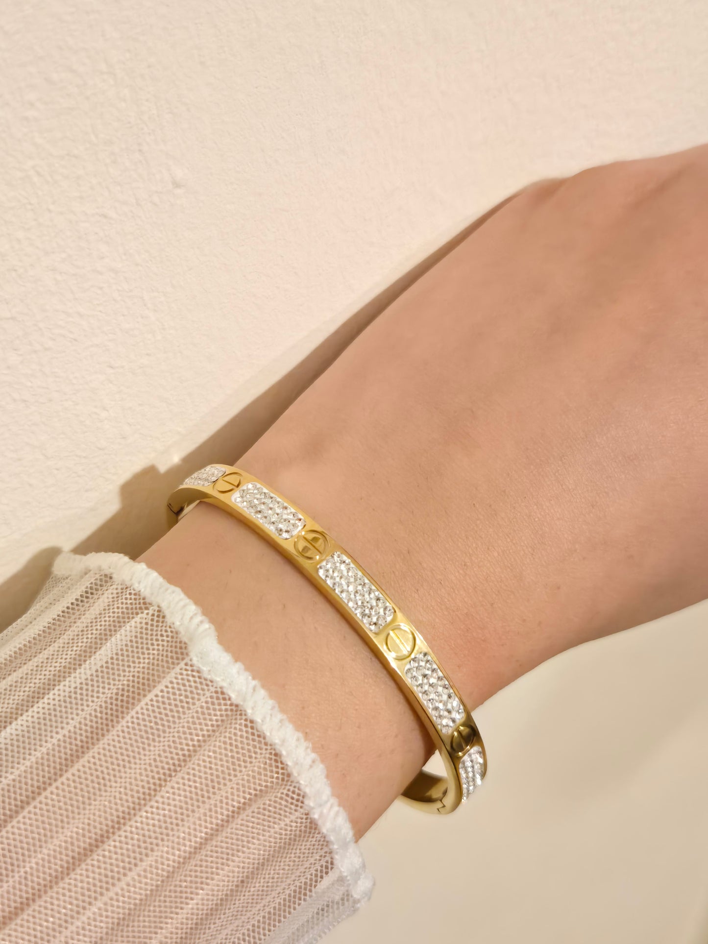 VANILLA GEM BANGLE