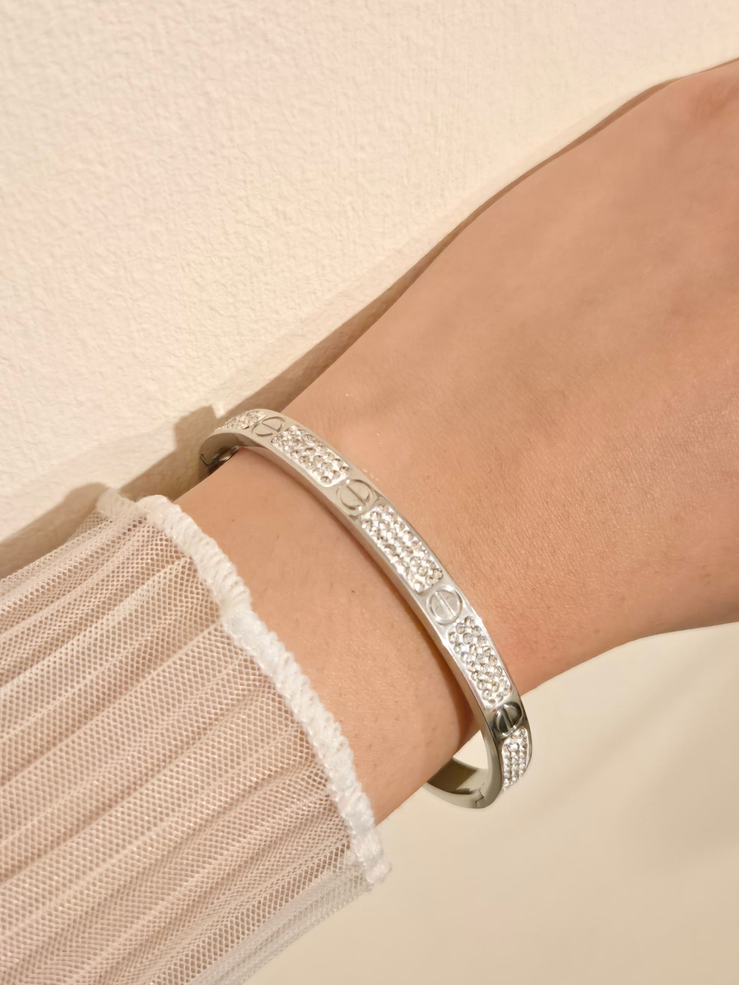 VANILLA GEM BANGLE