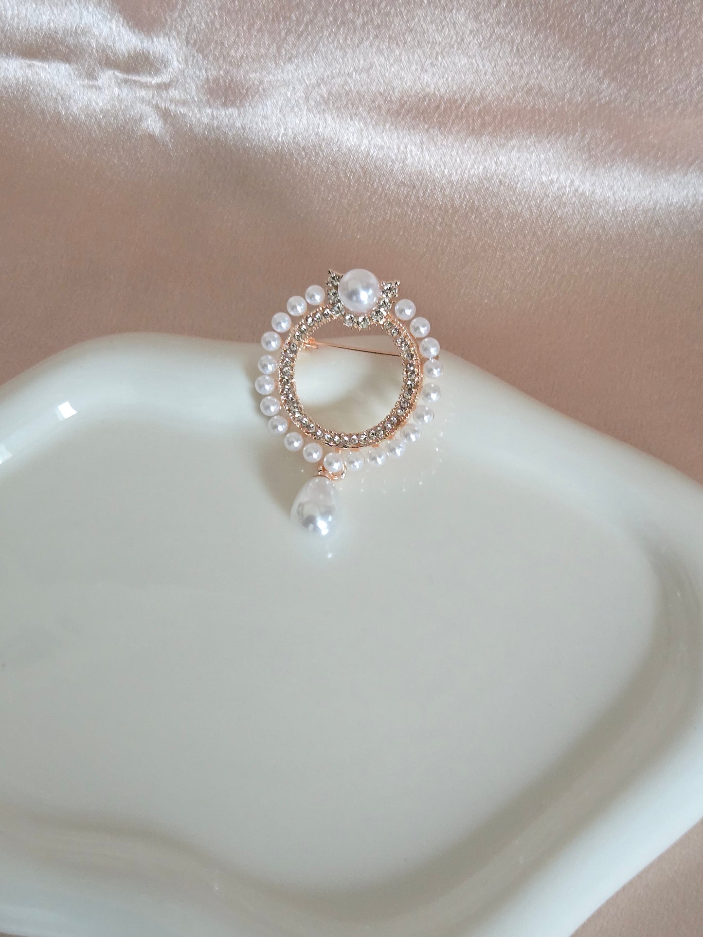 NYLA BROOCH