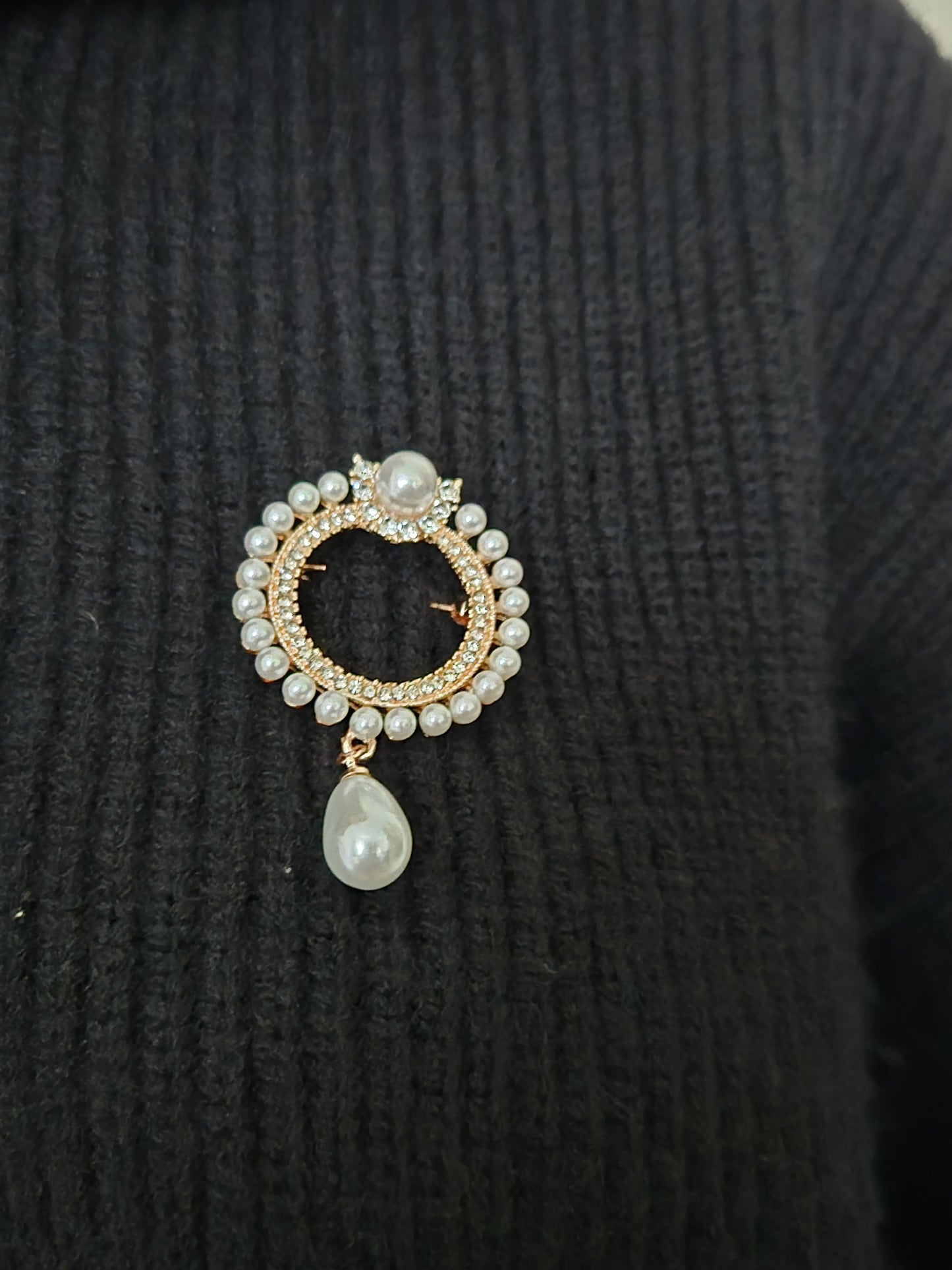 NYLA BROOCH