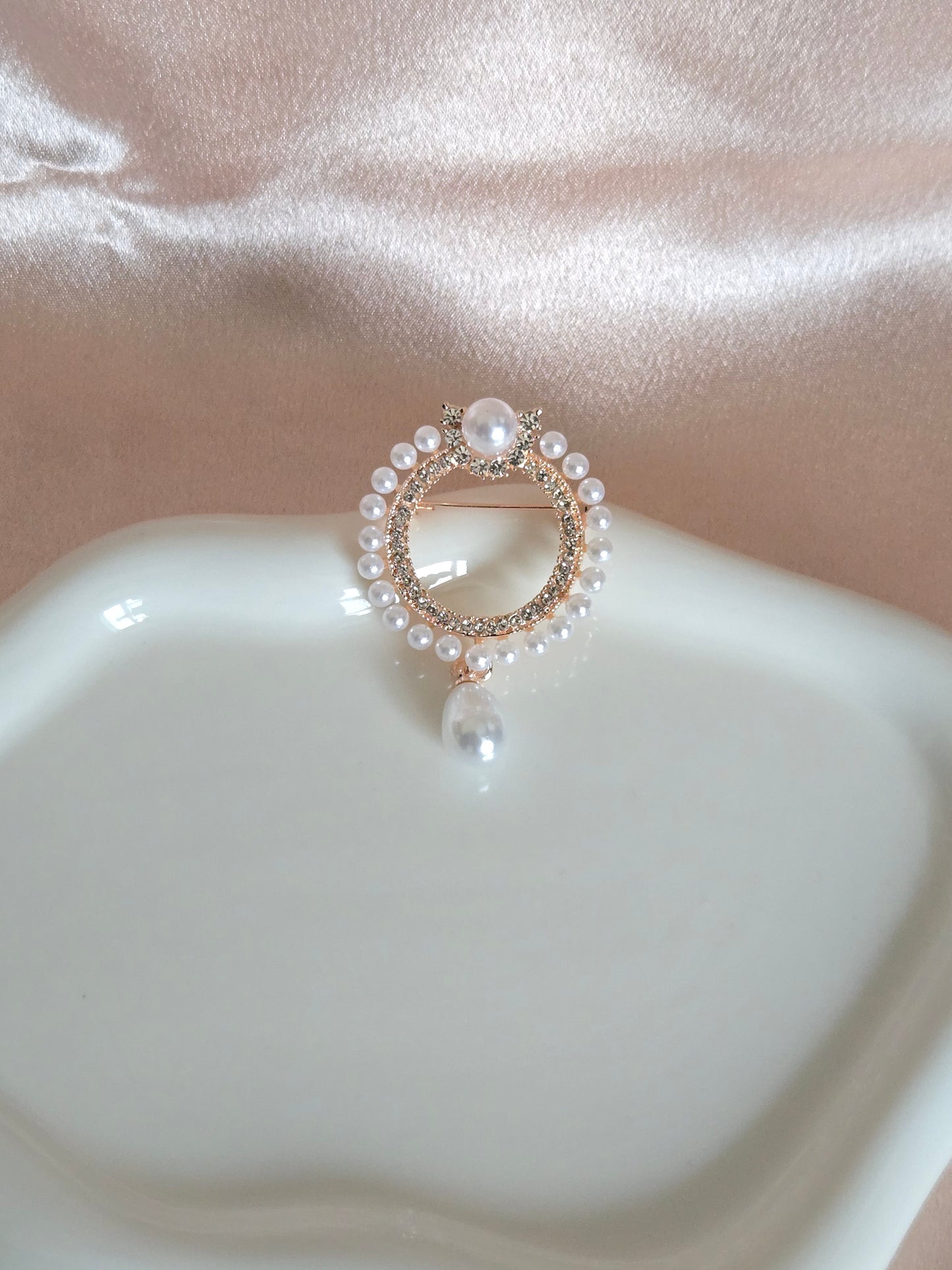 NYLA BROOCH