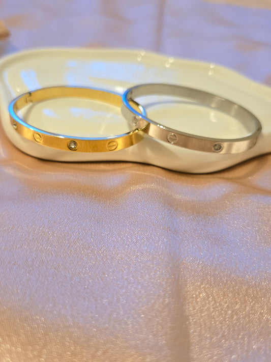 CYRA BANGLE